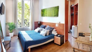 Blackout drapes, iron/ironing board, free WiFi, bed sheets