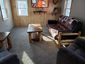 Televisión y chimenea 