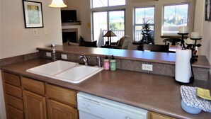 Private kitchen - Tarn Landing 1 Bed Loft TLDA (Frisco)