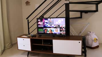 Deluxe Cabin | Hypo-allergenic bedding, free WiFi, bed sheets