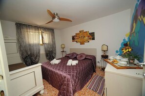 2 bedrooms, desk, iron/ironing board, travel cot