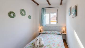 3 slaapkamers, reisbedje, wifi