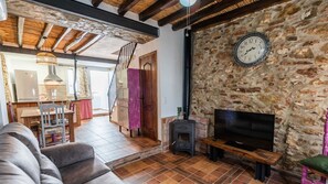 TV, fireplace - Casa Rural El Cañizo Cortes de la Frontera by Ruralidays (Málaga)