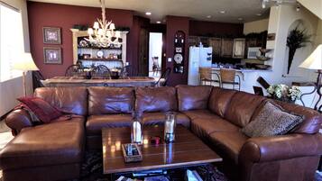 Townhome | Living room | Flat-screen TV, fireplace, DVD player, streaming services