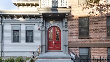 Entrada al alojamiento