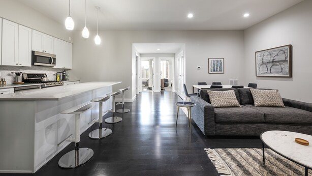 Flat-screen TV, Netflix, streaming services - Deedee's Downtown Hoboken 2 (Hoboken)