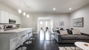 Flat-screen TV, Netflix, streaming services