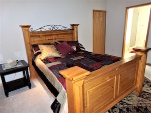 Townhome | 3 bedrooms, iron/ironing board, free WiFi