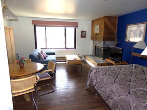Condo, 1 Queen Bed with Sofa bed (Edgewater Studio 1 Bath EWJP) | Individually decorated, individually furnished, iron/ironing board