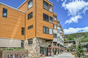 Condo, 1 Queen Bed with Sofa bed (Edgewater Studio 1 Bath EWJP) | Exterior
