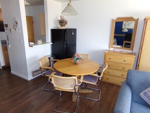Condo, 1 Queen Bed with Sofa bed (Edgewater Studio 1 Bath EWJP) | Dining