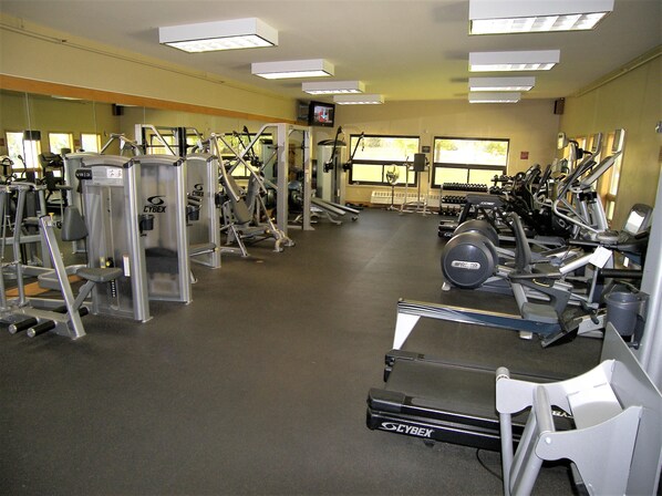Condo, 1 Queen Bed with Sofa bed (Edgewater Studio 1 Bath EWJP) | Fitness facility