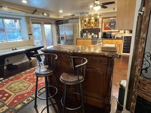 Frigorífic, microones, forn i placa de cuina 