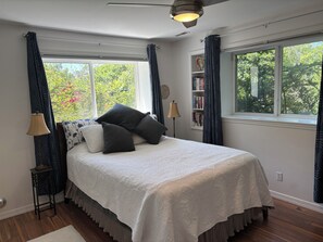 3 bedrooms, in-room safe, desk, iron/ironing board