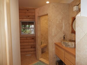 Bathroom - Refuge in the Redwoods (Crescent City)
