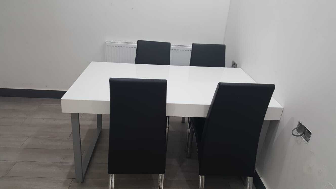 Foto - Homestay in Birmingham Sleeps 8 - Free Parking & Wifi