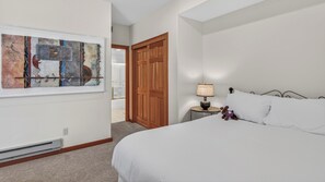 5 bedrooms, iron/ironing board, free WiFi, bed sheets