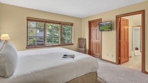 5 bedrooms, iron/ironing board, free WiFi, bed sheets