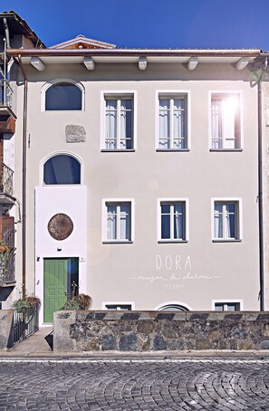 Front of property - Dora maison de charme (Ivrea)