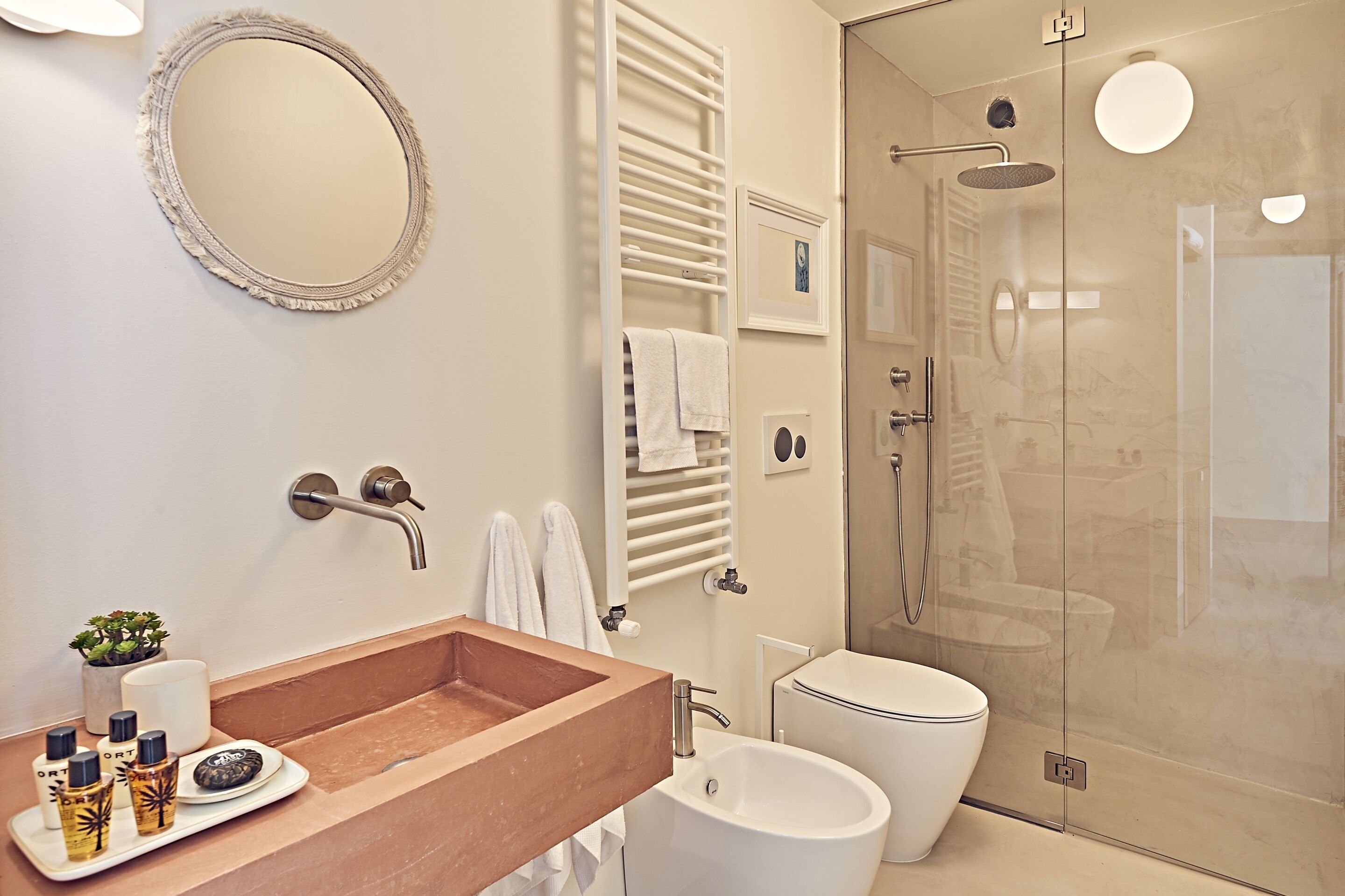 Superior Double Room, Non Smoking, River View | Bathroom