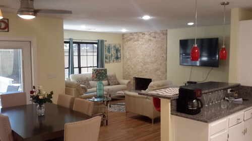 COOL HAVEN- A Quiet, Elegant, Contemporary, Incognito Retreat near FAMU/FSU