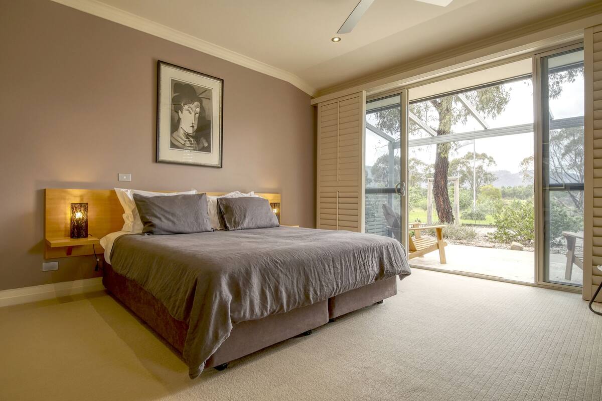Deluxe King or Twin Guest Suite | Premium bedding, desk, laptop workspace, soundproofing