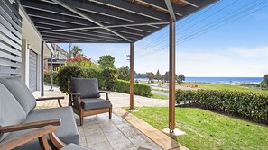 Terrace/patio - George Bass Drive 569 On The Beach Living (Malua Bay)