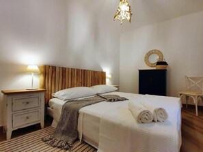 2 bedrooms, iron/ironing board, WiFi, bed sheets - Livia seaside apartment in the heart of Puglia (Polignano a Mare)