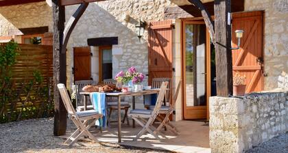 Gßte 3 "Le Coin" climatisé avec grande piscine /terrasse avec vue sur Bastide