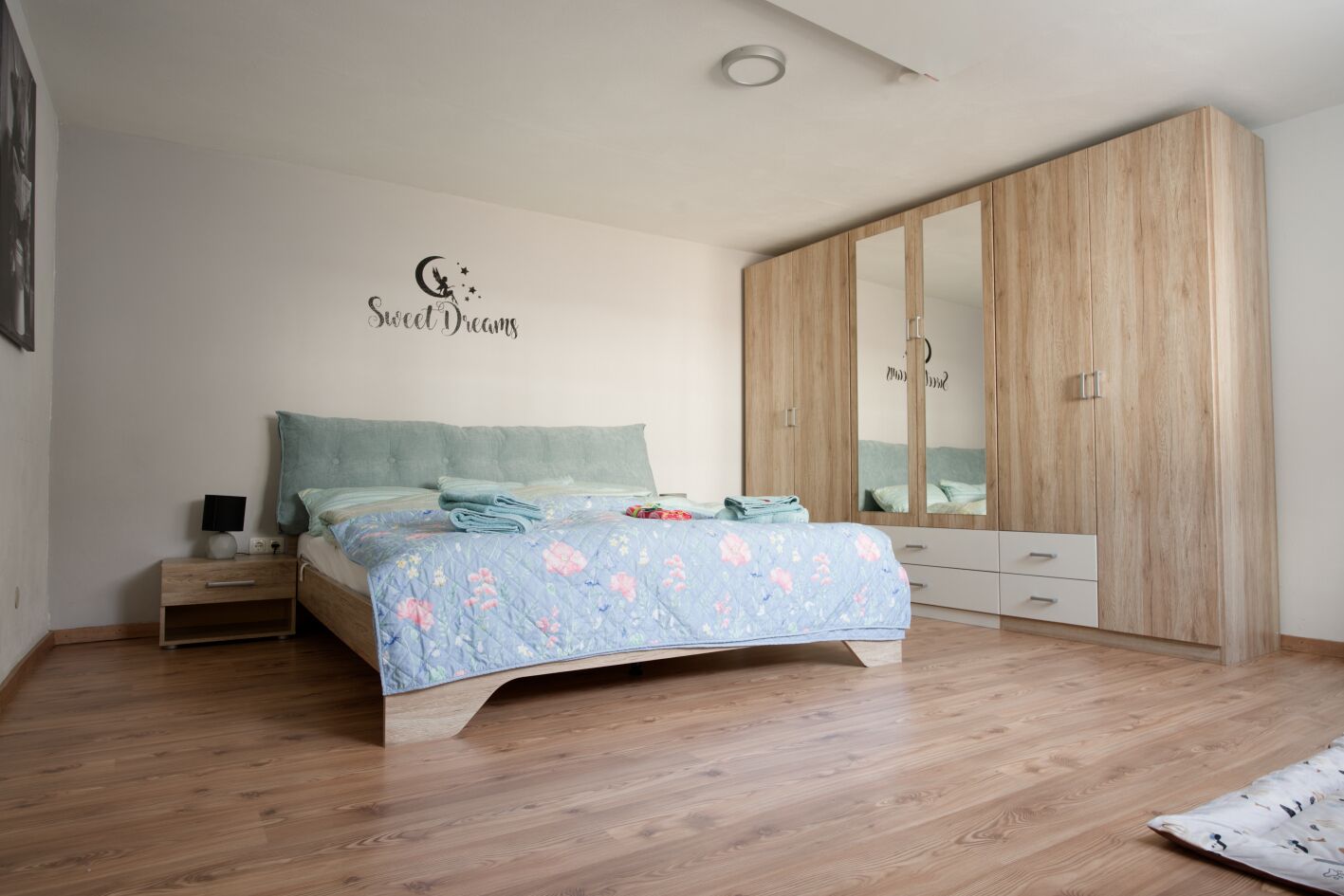 1 Schlafzimmer, Reisekinderbett, kostenloses WLAN, Bettwäsche