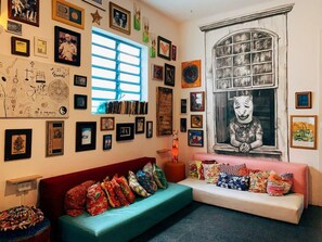 Living area - Zili Pernambuco Hostel & CoWorking (Recife)