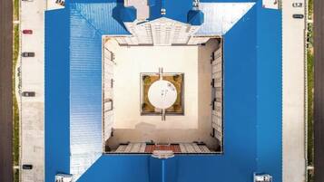 Badewanne, Haartrockner, Handtücher