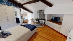 7 bedrooms, desk, travel crib, free WiFi - Pou de Belascoain Rural Palace (Belascoaín)