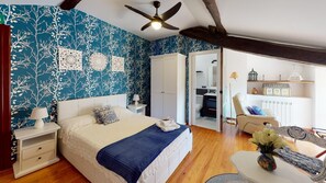 7 slaapkamers, een bureau, reisbedje, gratis wifi