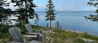 Waterfront Schoodic Peninsula Home w / Private Cove (12 personen)