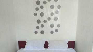 Premium kamer, 1 slaapkamer (AC TV) | Luxe beddengoed, gratis wifi, beddengoed