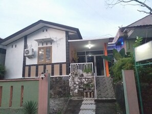 Front of property - Kenangan Guest House (Sabang)