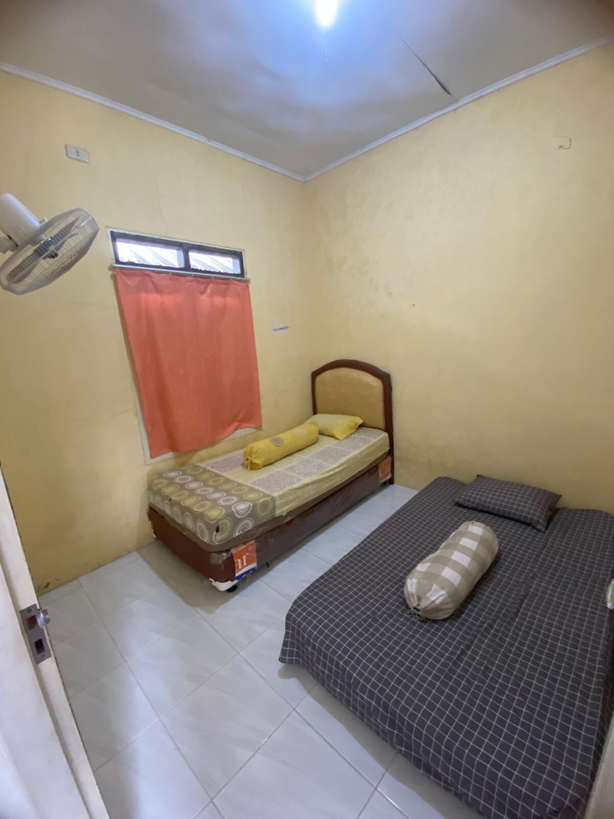 House | Premium bedding, free WiFi, bed sheets