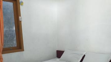 Premium-huone, 1 makuuhuone (AC TV) | Ylelliset vuodevaatteet, ilmainen Wi-Fi, vuodevaatteet