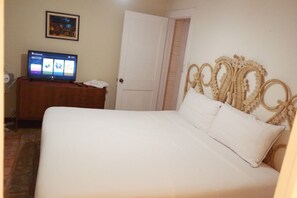 Habitación individual Confort, 1 cama de matrimonio grande, vistas al lago | Wifi gratis y ropa de cama