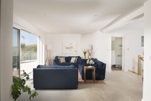 Smart TV, fireplace, stereo - With uninterrupted sea views, this property enjoys a superb hillside position. (Lighthouse Hill)