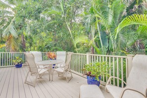 House, 3 Bedrooms | Balcony - Just By Chance (Captiva)