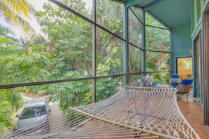 House, 3 Bedrooms | Balcony