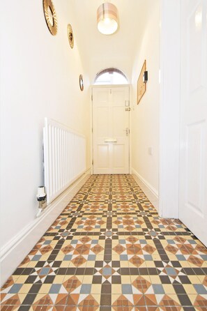 Maison, salle de bains privée (Whole) | Hall