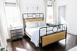 4 Schlafzimmer, Schreibtisch, Bügeleisen/Bügelbrett, kostenloses WLAN