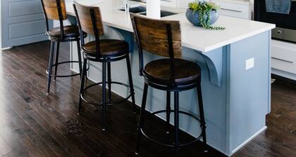 Nash! Sky High Nashville - Rooftop Retreat with Panoramic Skyline Views!!