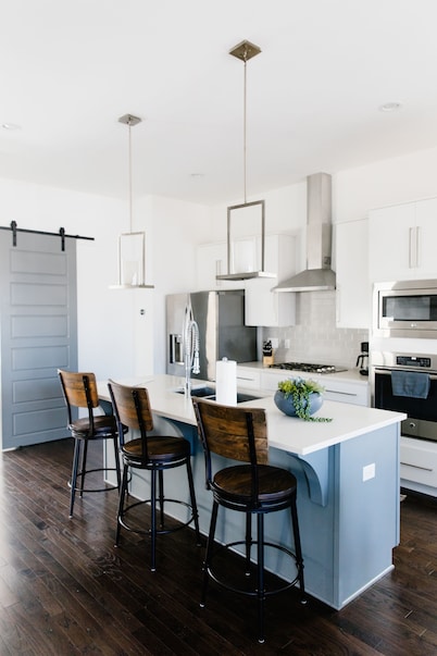 Nash! Sky High Nashville - Rooftop Retreat with Panoramic Skyline Views!!