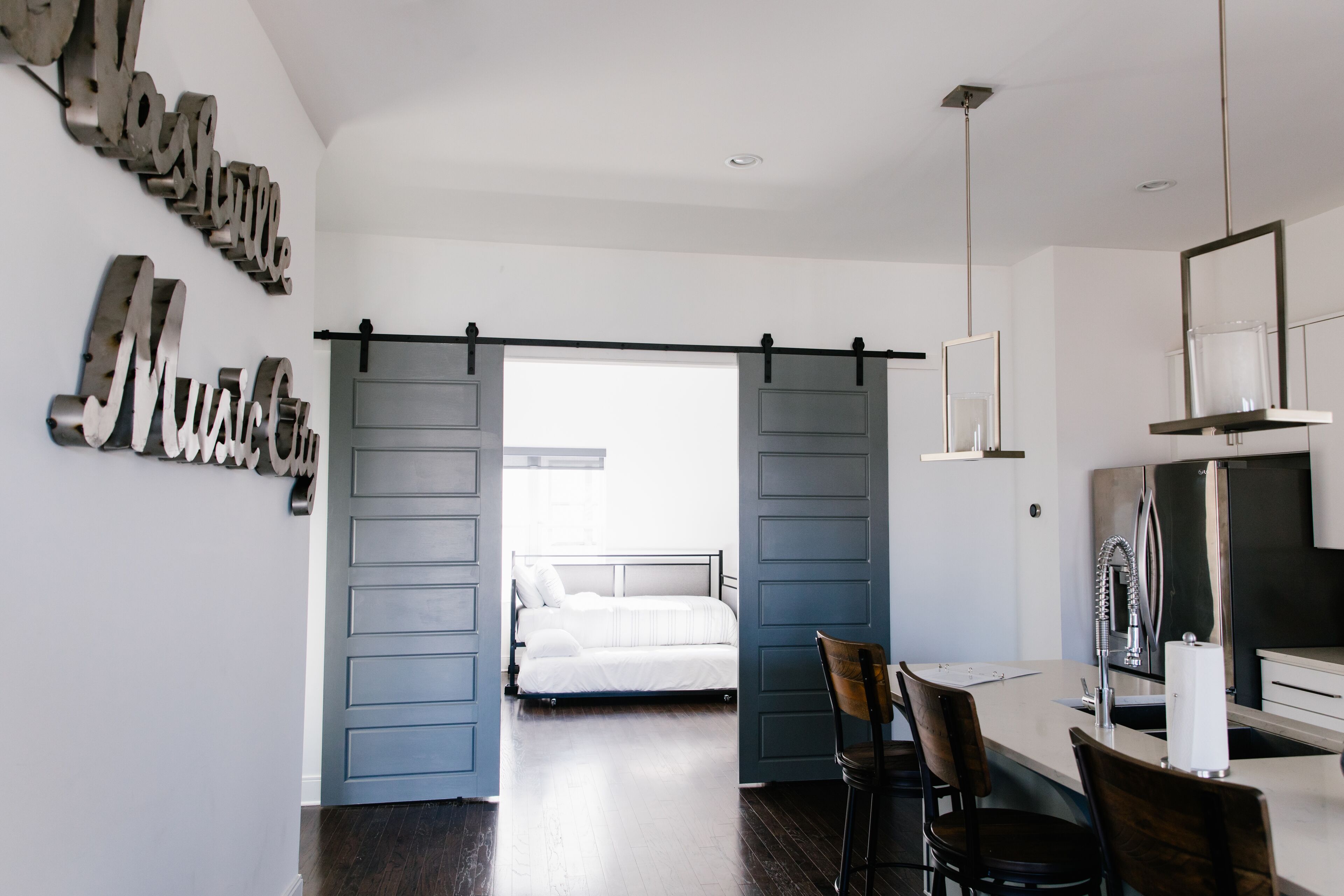 4 sovrum, skrivbord, strykjärn/strykbräda och gratis wi-fi