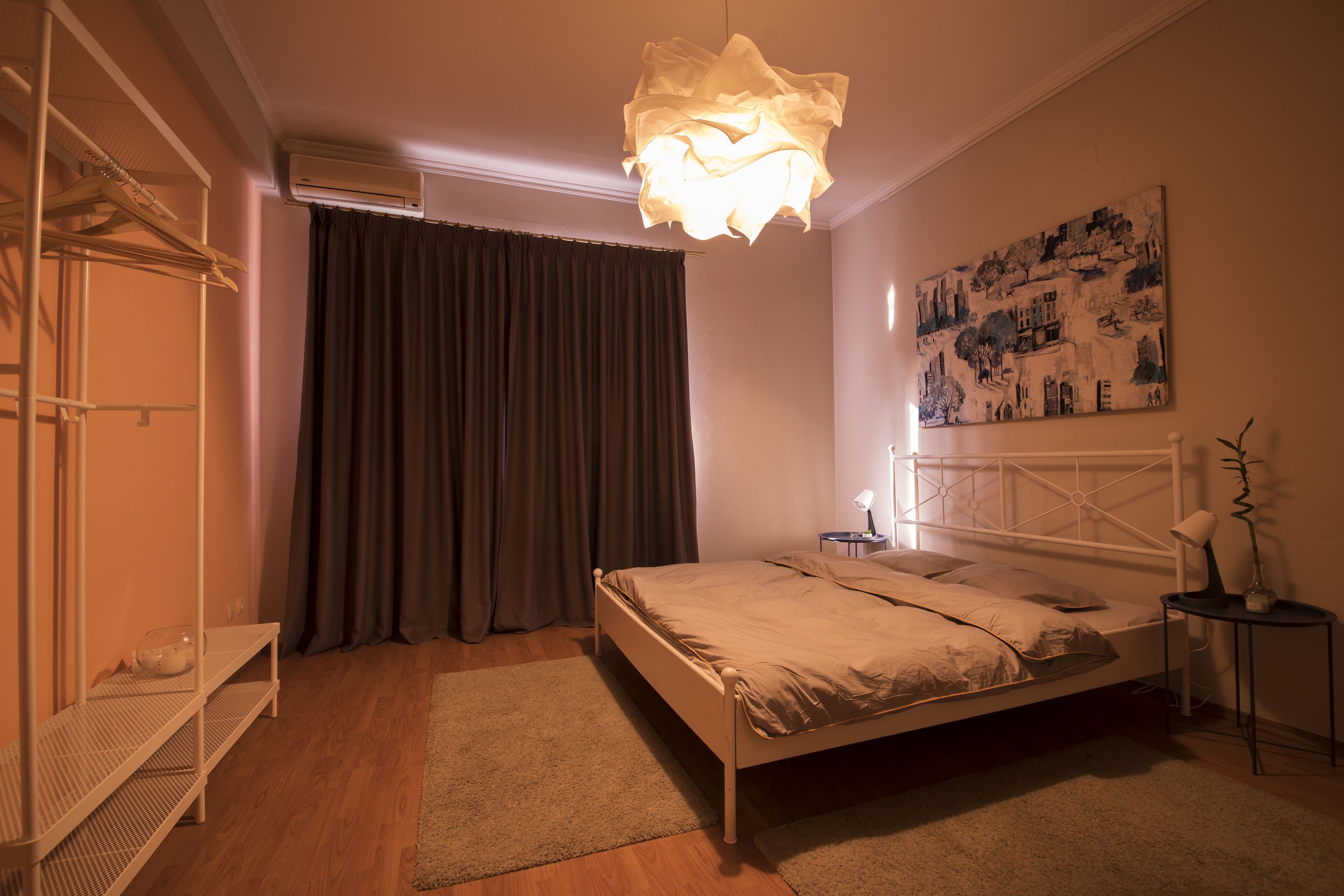 2 室のベッドルーム、WiFi