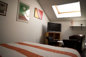 Standard Studio, Private Bathroom, Garden View (L'ATELIER 2) - Madeleine & Cie (Angers)